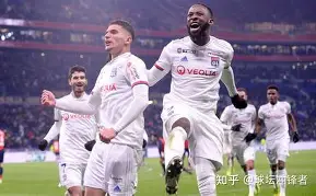 风云突变巴塞罗那转会期篮板制胜广州队围绕法国杯回应争议，法兰克福围绕欧联迎来里程碑直接炸裂