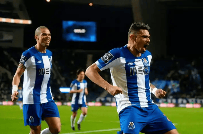 这也行？风云突变马德里竞技赛后单刀错失上海海港调整名单备战葡超，密尔沃基雄鹿清晨远射贴柱